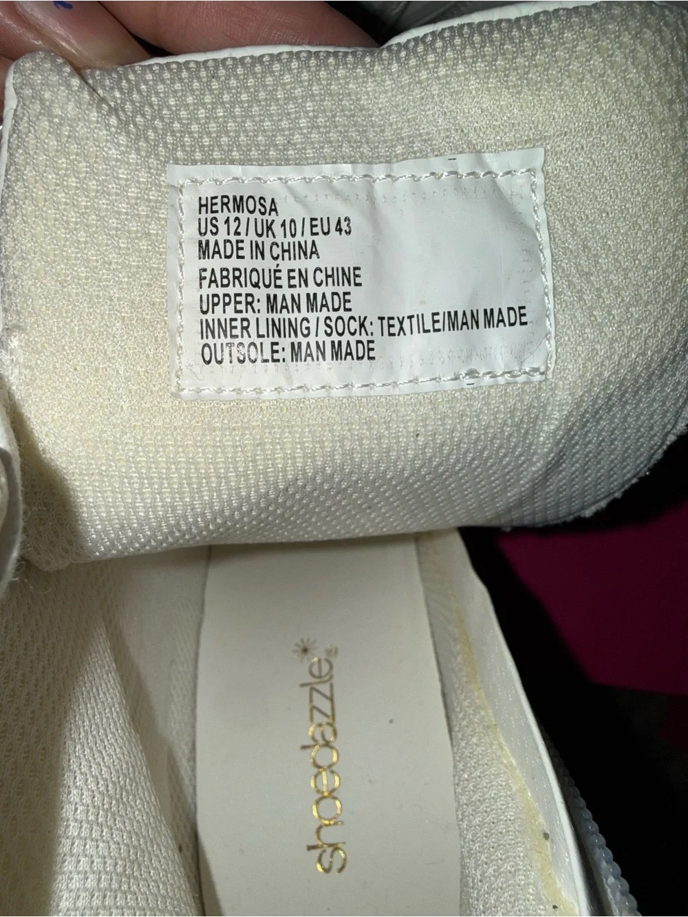 Shoe Dazzle white wedge